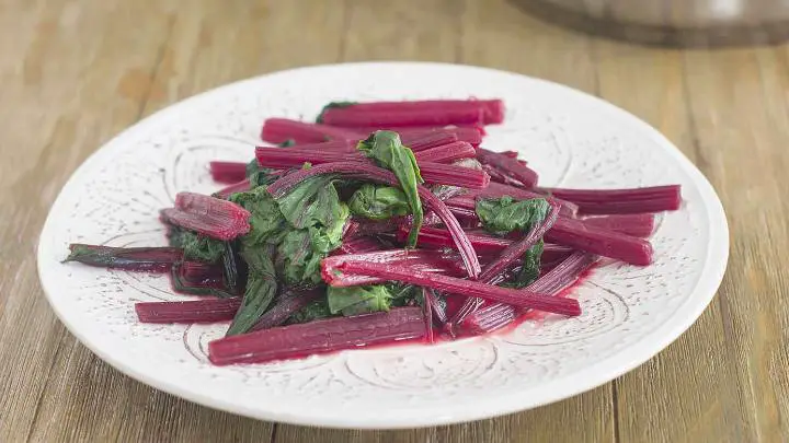 boiled beets greens - millenora