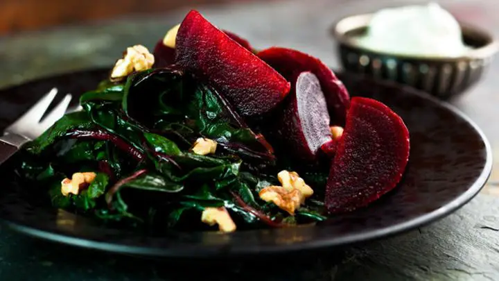 braised beets greens - millenora