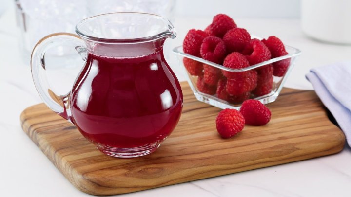 raspberry syrup - millenora