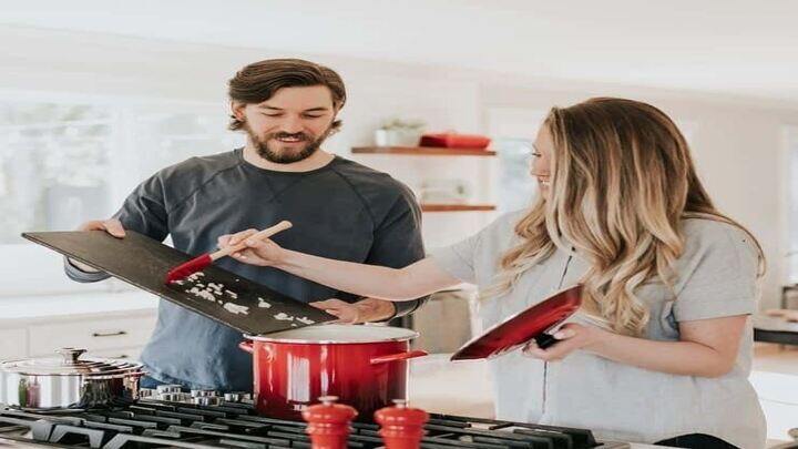 couple cooking at home - millenora