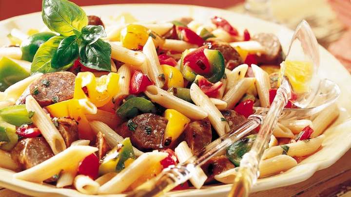 pasta salad with grilled sausages - millenora