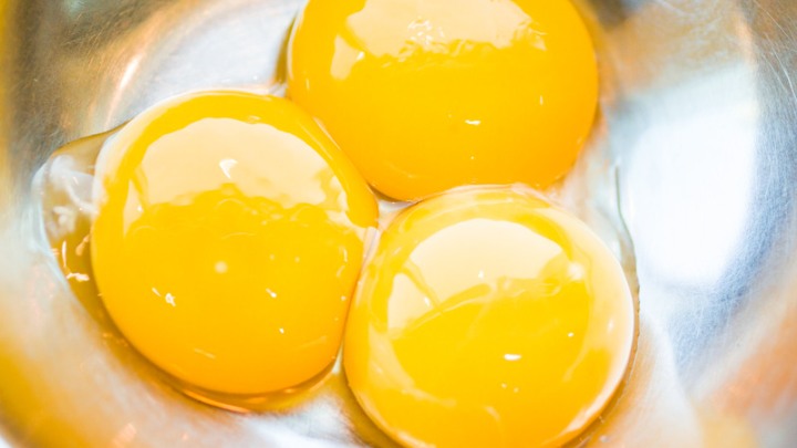 egg yolk to reduce tomato sauce - millenora