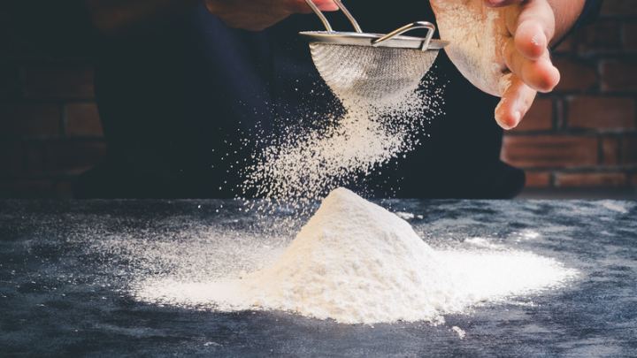 thickening flour  to reduce tomato sauce- millenora