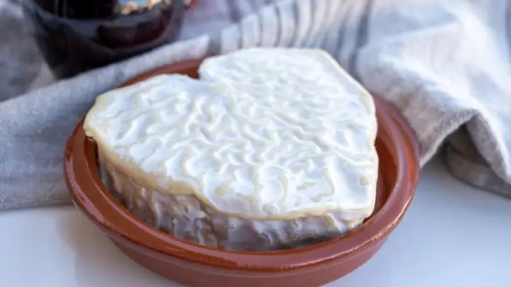 Neufchatel cheese - millenora