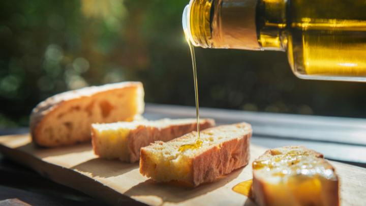 Vegetable oil as coconut oil substitute - millenora