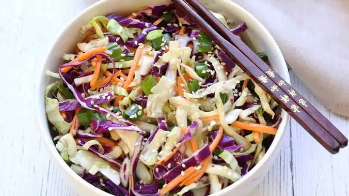 Asian-inspired coleslaw with sesame dressing - millenora