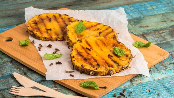 grilled pineapple slices to serve with chicken tenders - millenora
