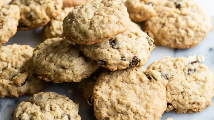 oatmeal raisin cookies - millenora