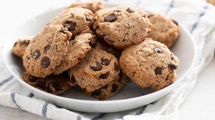 whole wheat chocolate chip cookies - millenora